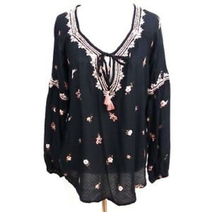 Love stitch V-neck bohemian floral embroidered L